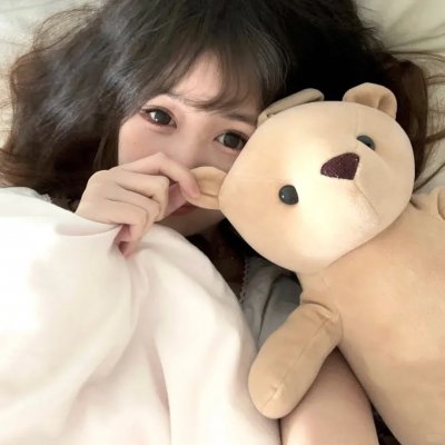 他很怪，他是我爸爸